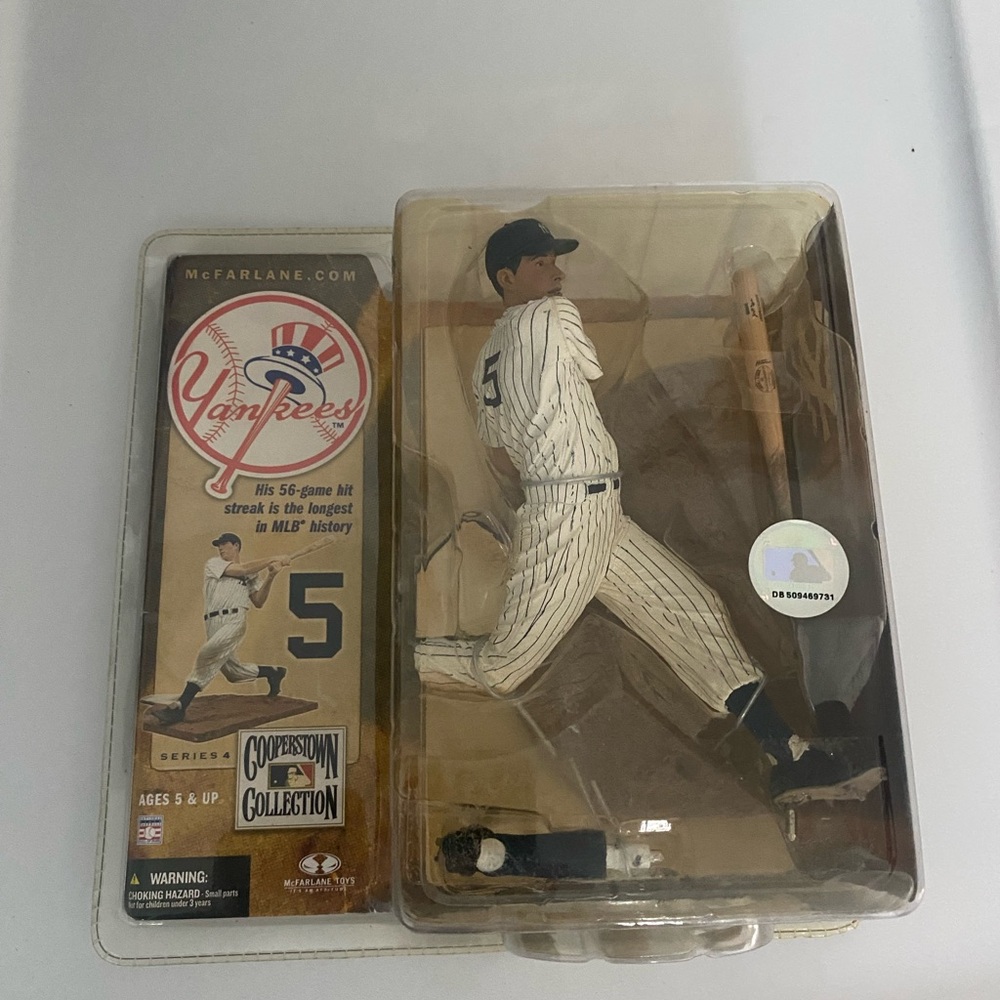 Yankees Cooperstown Collection Figure